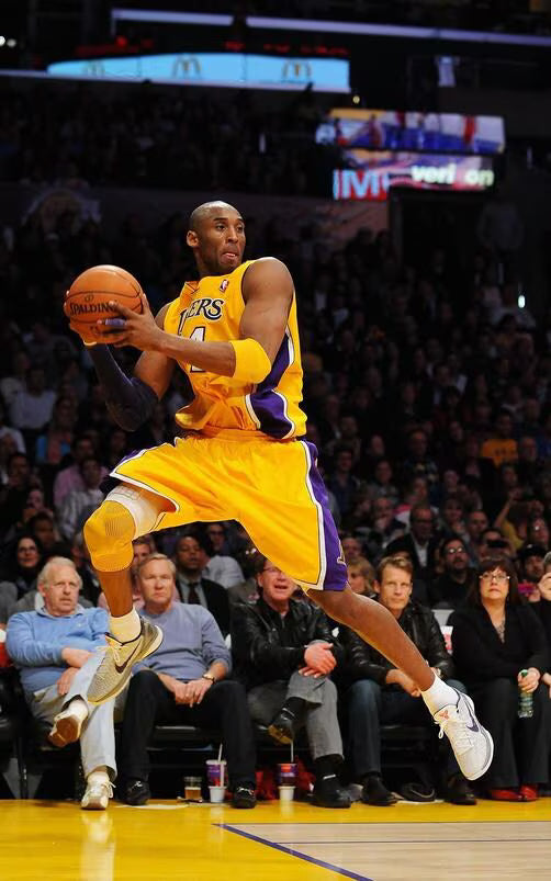 Kobe 8 Protro 'Lakers Home'  'White/Court Purple/University Gold'